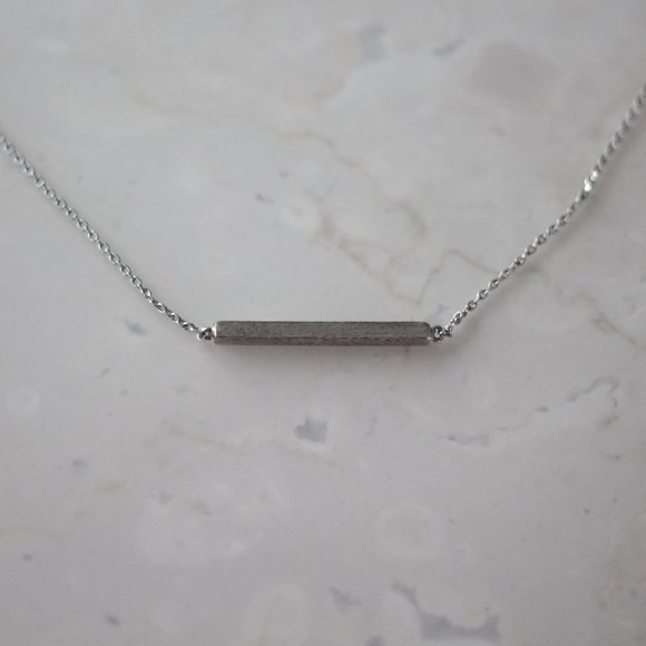 Silver necklace with square rod - Picture 1 of 5